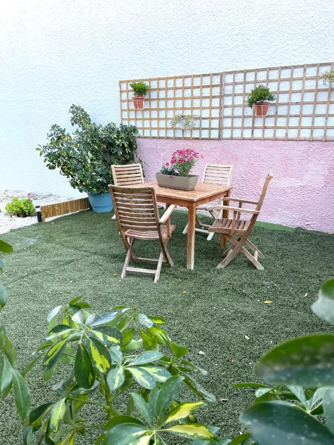 Bohem Apartment Near Athens Airport สปาตา ภายนอก รูปภาพ