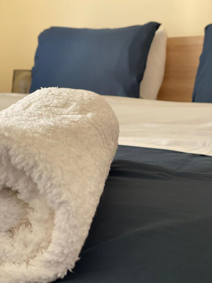 Bohem Apartment Near Athens Airport สปาตา ภายนอก รูปภาพ