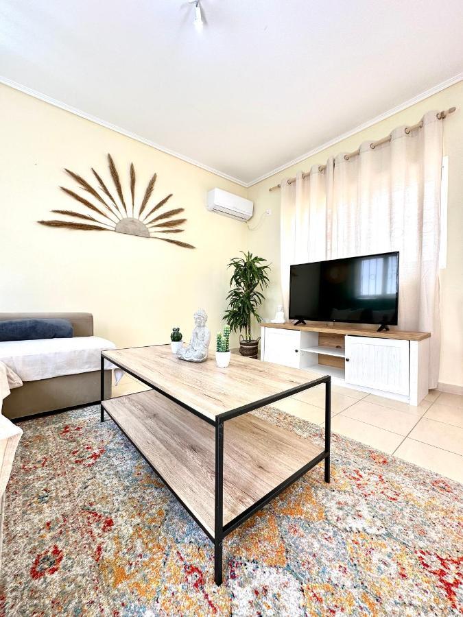 Bohem Apartment Near Athens Airport สปาตา ภายนอก รูปภาพ