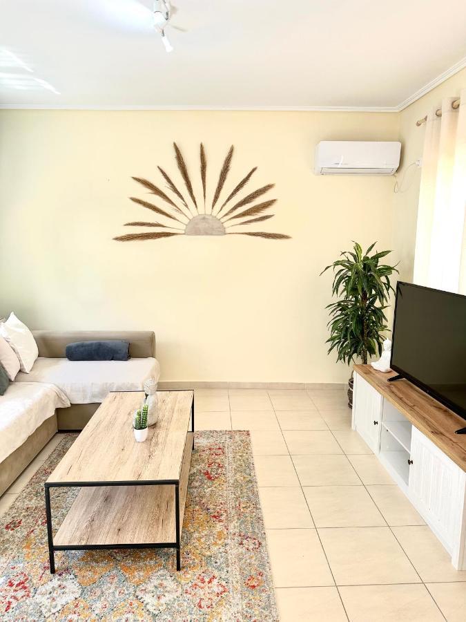 Bohem Apartment Near Athens Airport สปาตา ภายนอก รูปภาพ