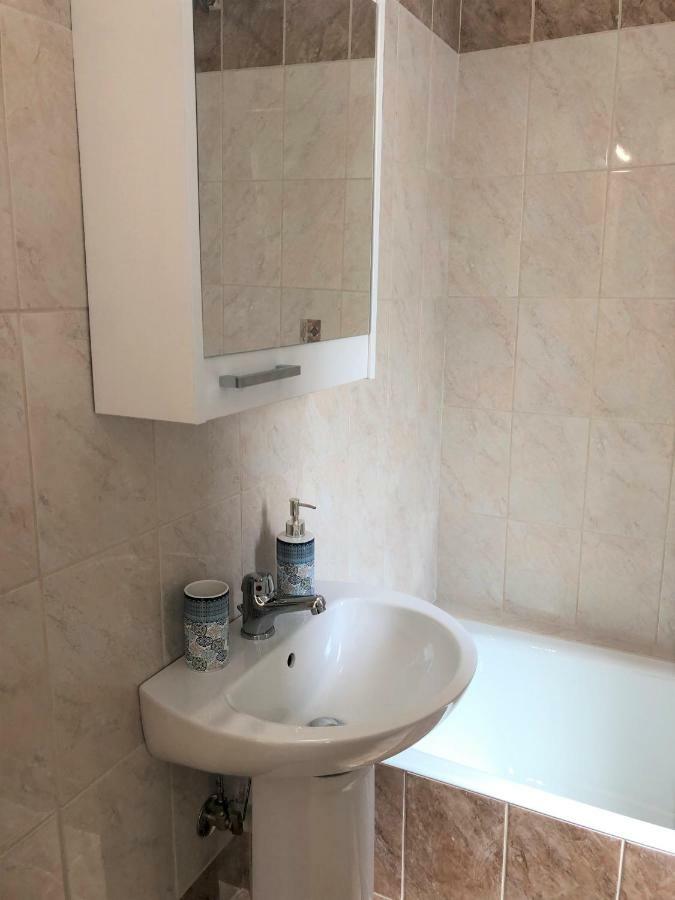 Bohem Apartment Near Athens Airport สปาตา ภายนอก รูปภาพ